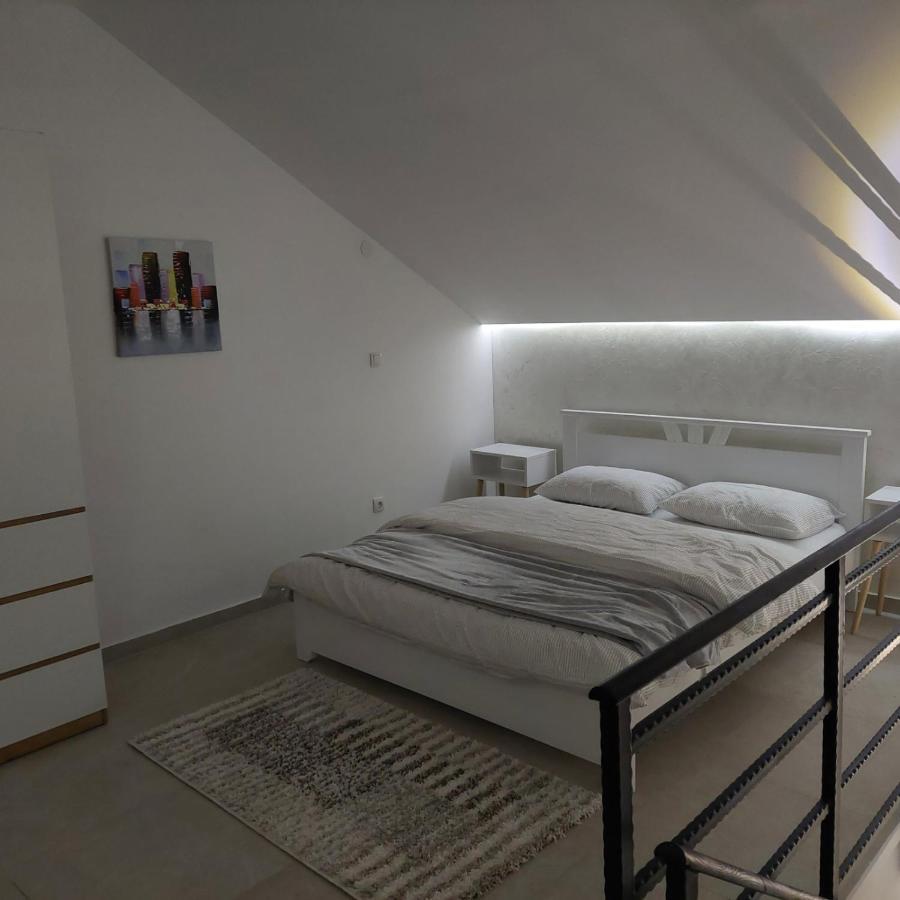 Apartman Lux Jelena Surčin Dış mekan fotoğraf