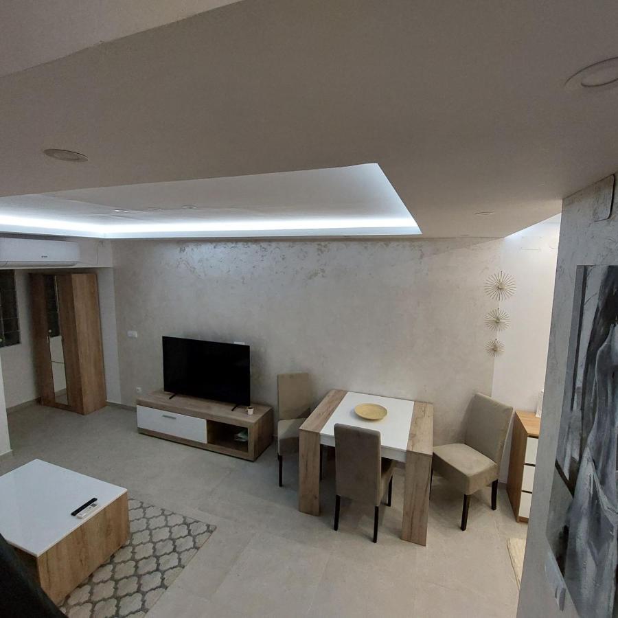 Apartman Lux Jelena Surčin Dış mekan fotoğraf