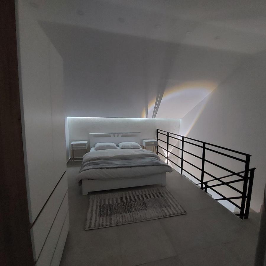 Apartman Lux Jelena Surčin Dış mekan fotoğraf