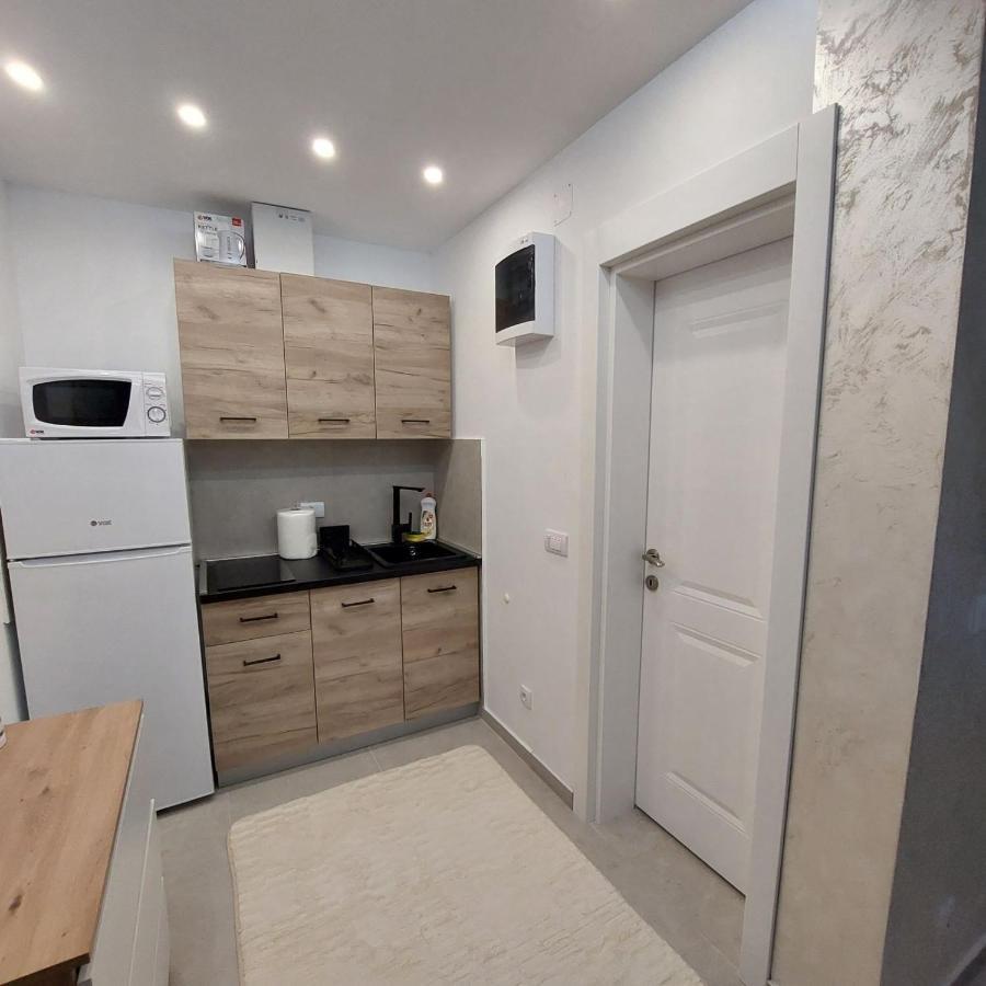 Apartman Lux Jelena Surčin Dış mekan fotoğraf