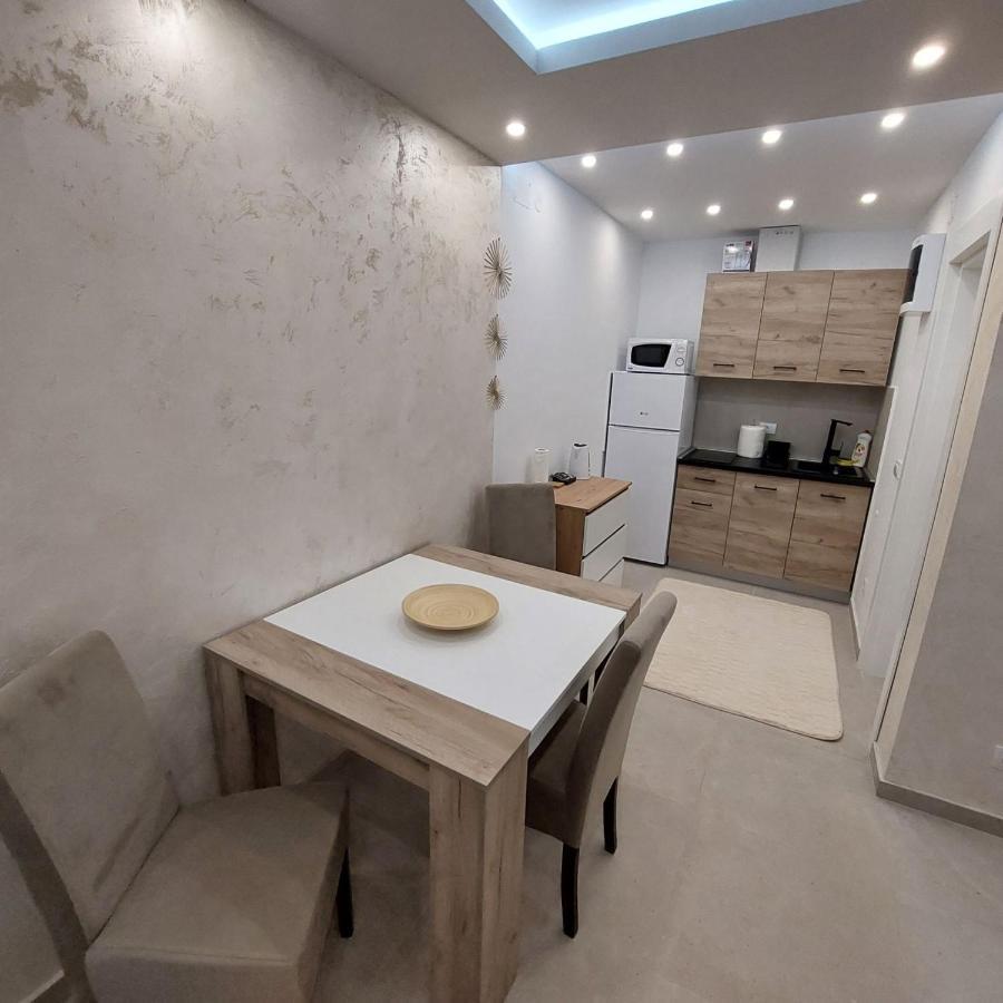 Apartman Lux Jelena Surčin Dış mekan fotoğraf